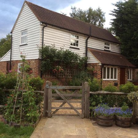 The Barn At Woodview Bed and Breakfast Hildenborough Eksteriør billede
